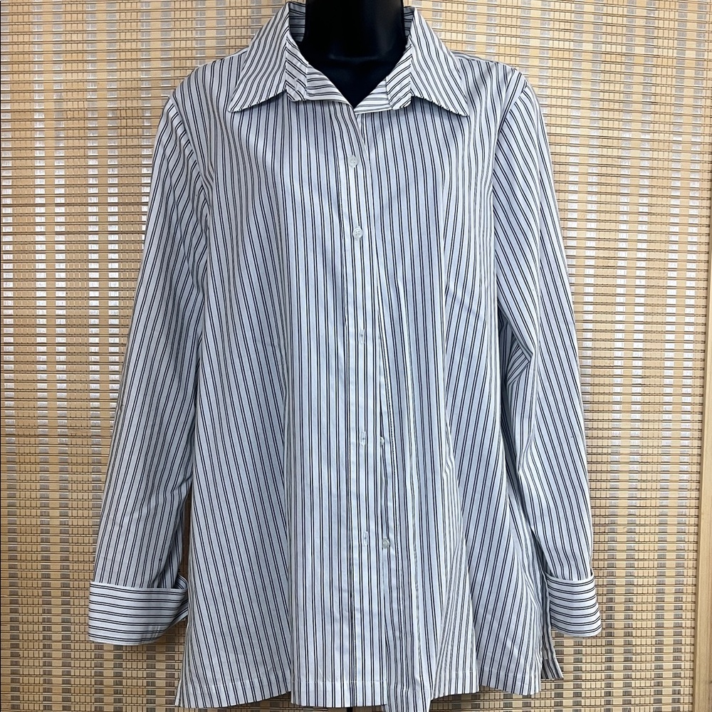 G Collection Women’s XL Stripe Button-Down Shirt Long Sleeve Black White